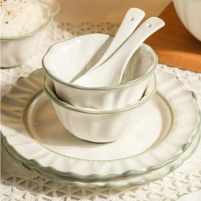 Green White Curvy Tableware | Multiple Styles